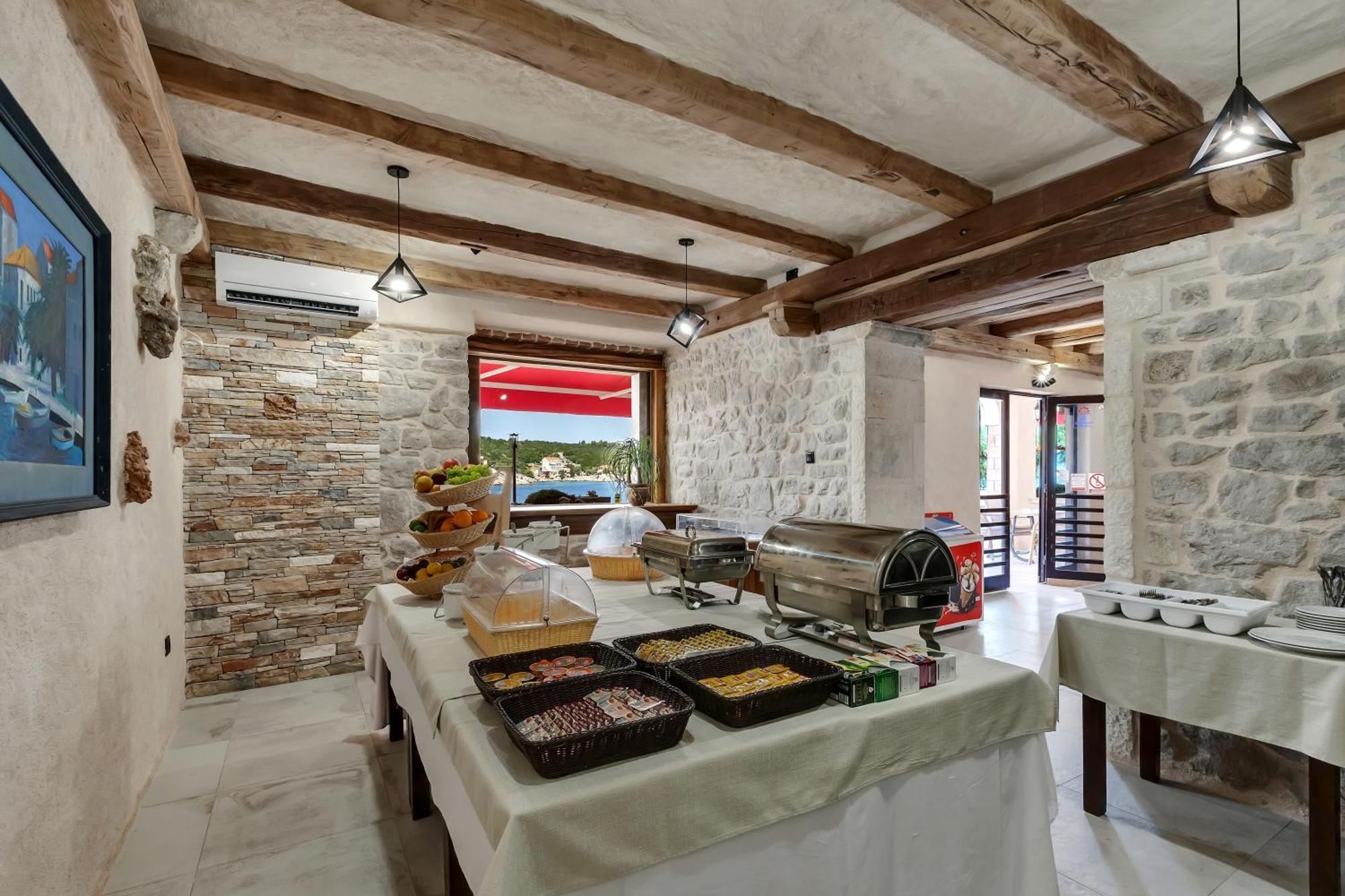 Hotel Timun Gdinj Экстерьер фото
