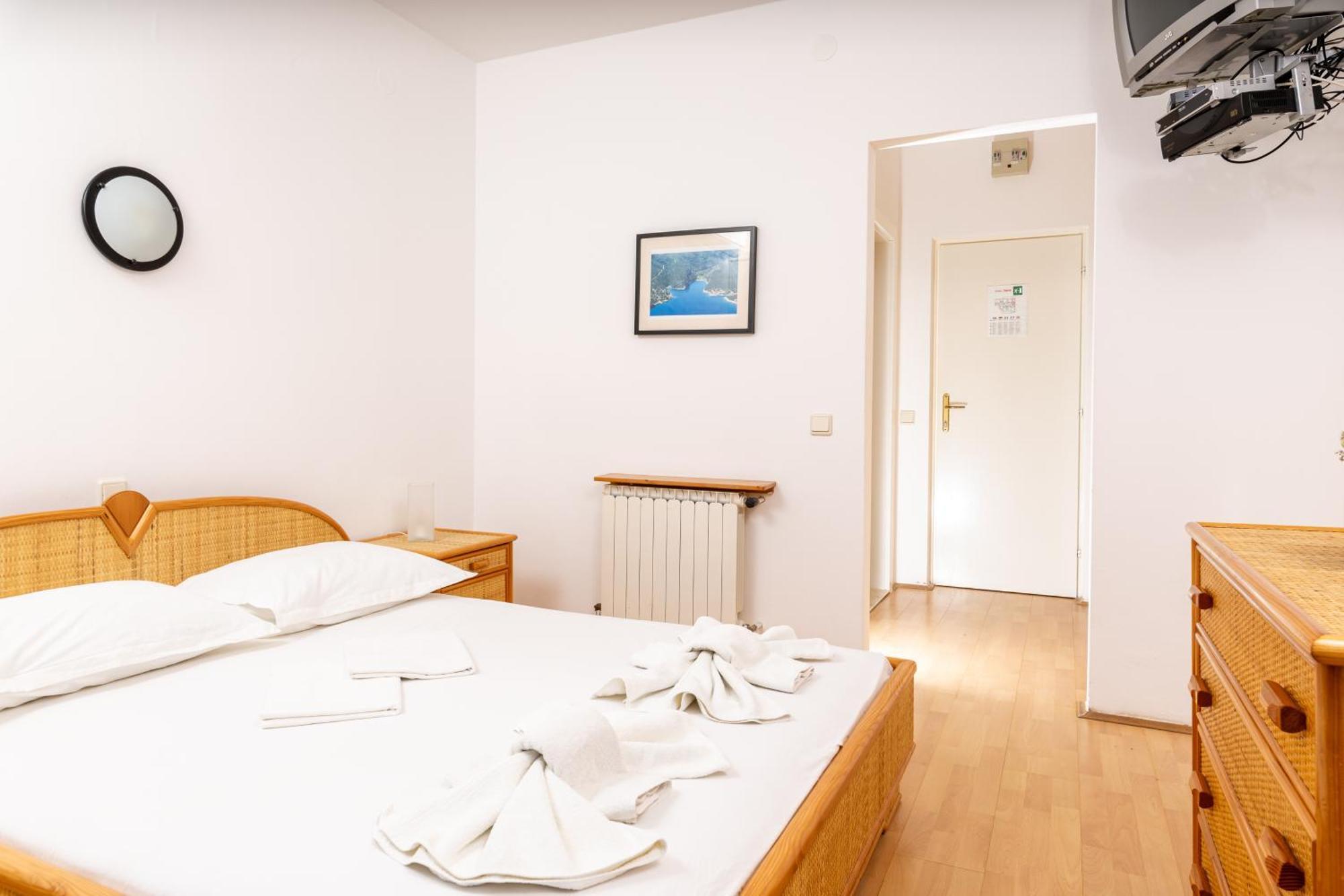 Hotel Timun Gdinj Экстерьер фото