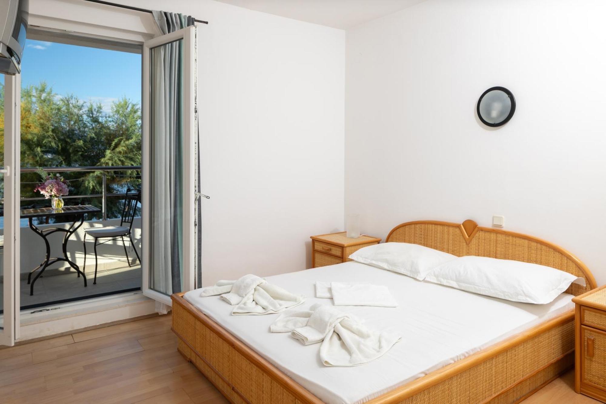 Hotel Timun Gdinj Экстерьер фото