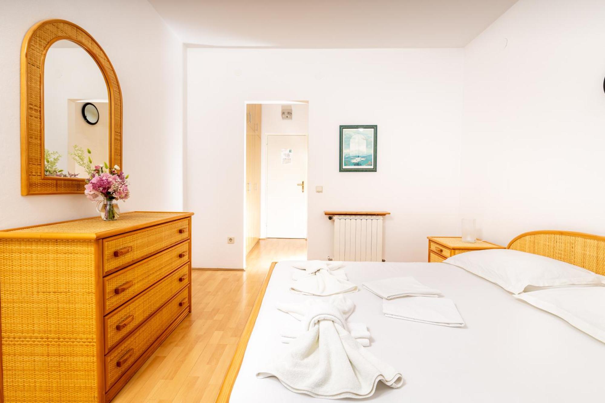 Hotel Timun Gdinj Экстерьер фото