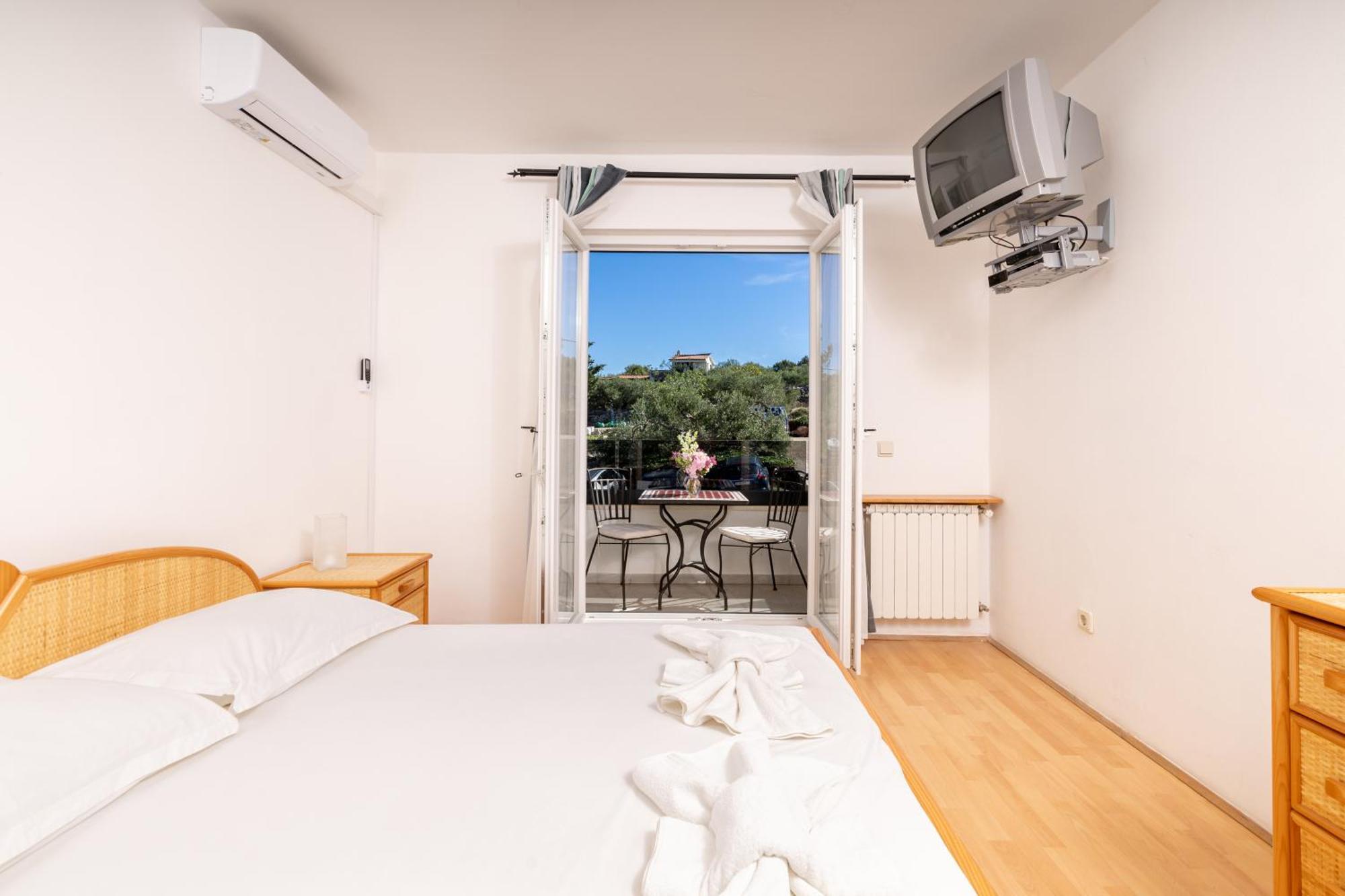 Hotel Timun Gdinj Экстерьер фото