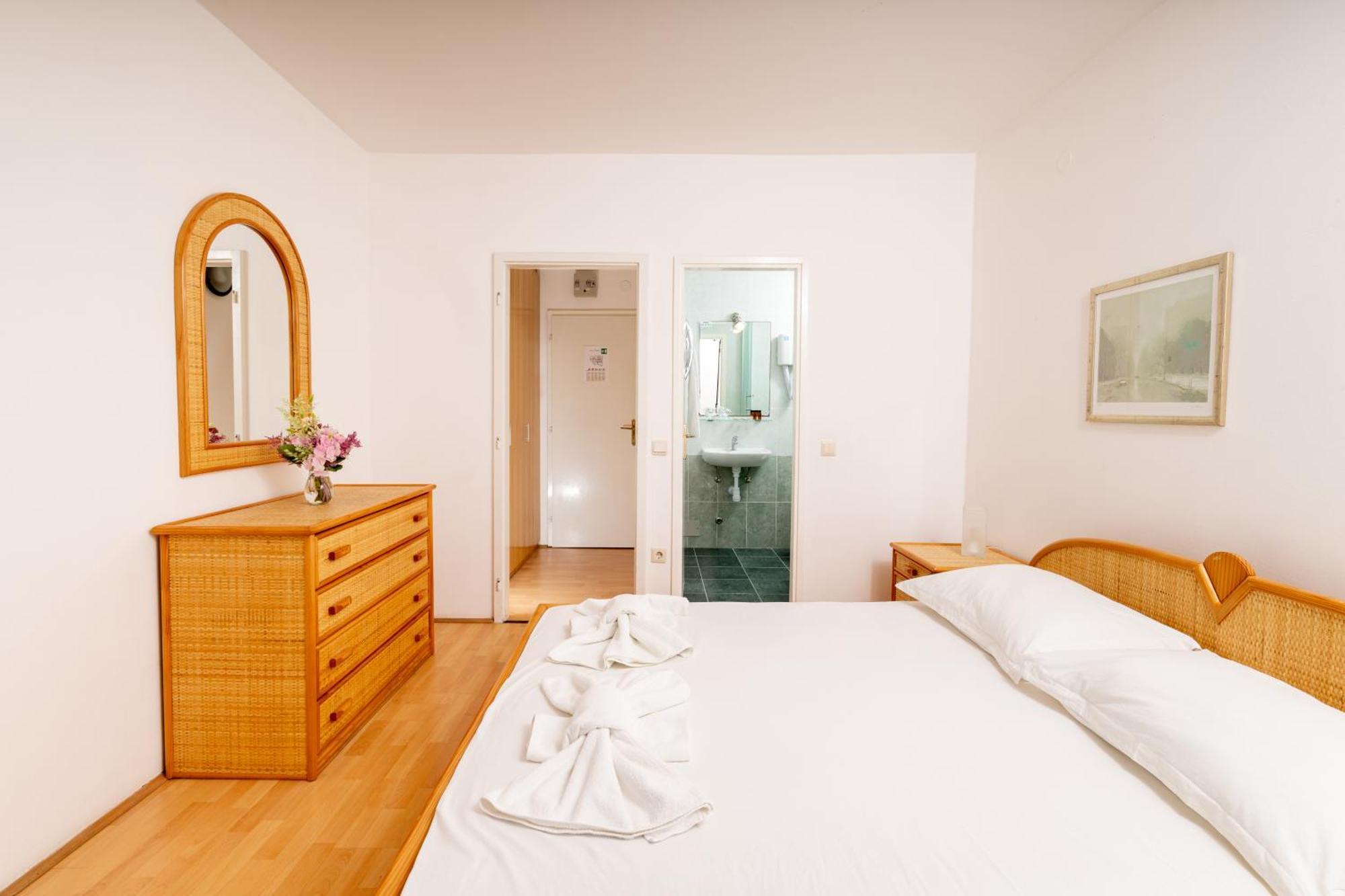 Hotel Timun Gdinj Экстерьер фото