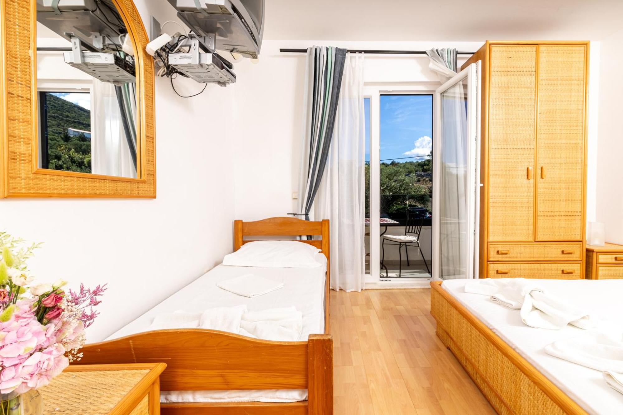 Hotel Timun Gdinj Экстерьер фото